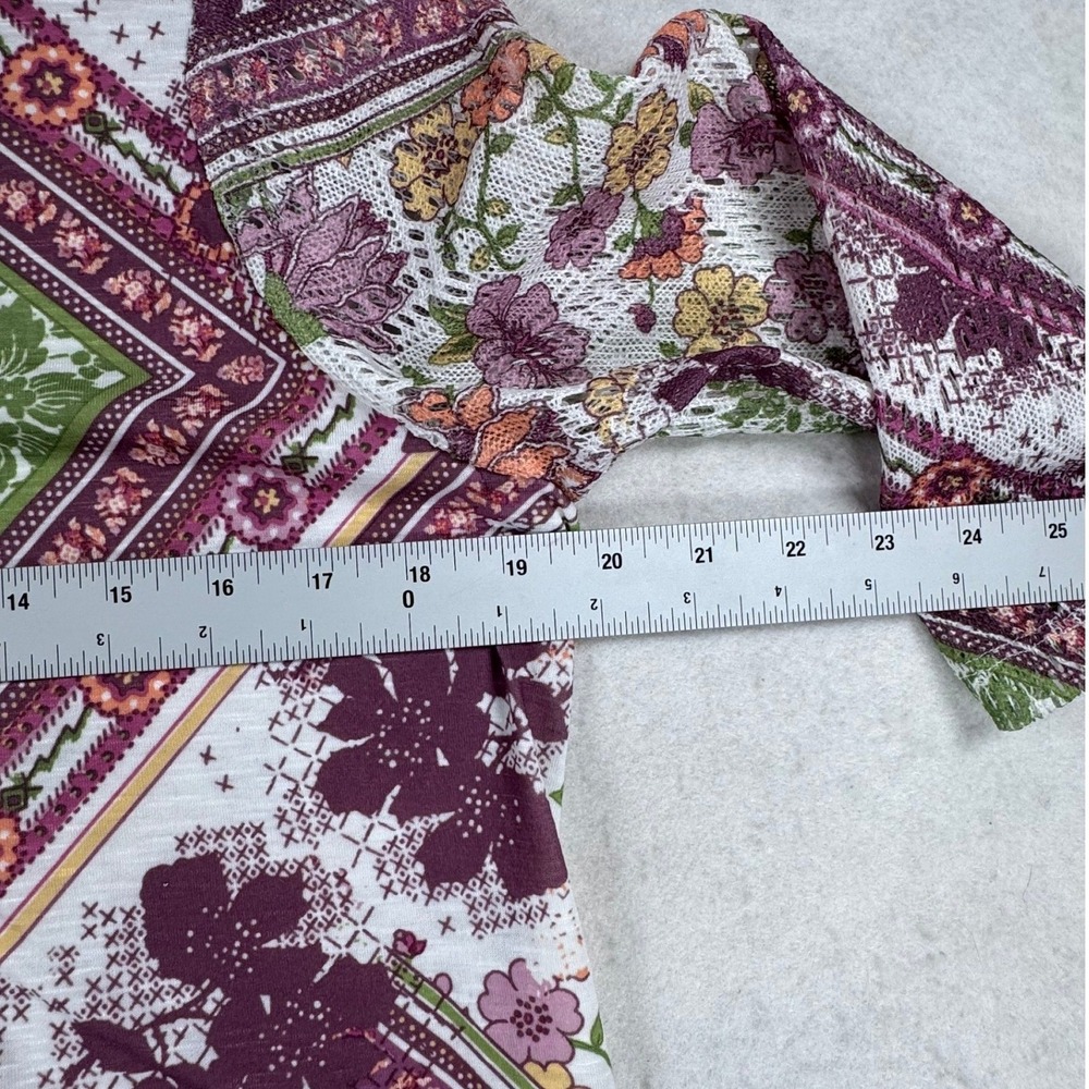 Alfred Dunner Petite Patchwork Floral Embellished Top Purple Green PS 3/4 Sleeve - Picture 4 of 6